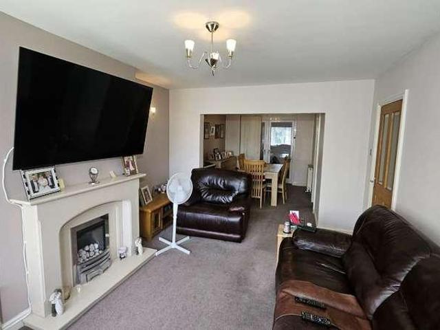 5 bed house for sale