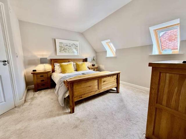 5 bed house for sale