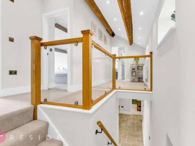 5 bed house for sale