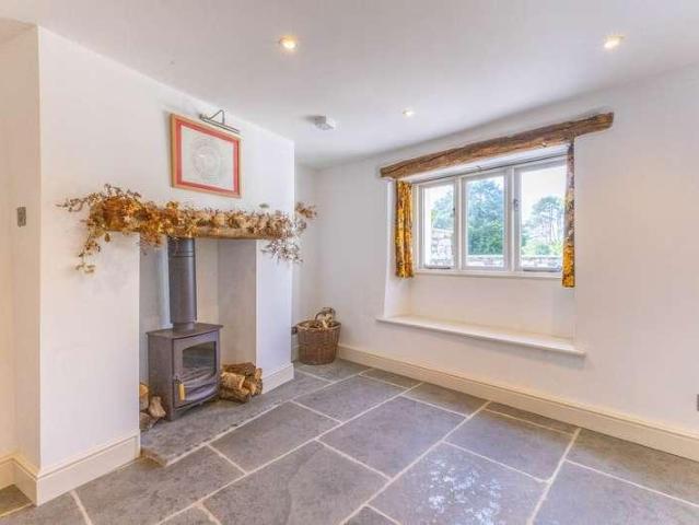 5 bed house for sale