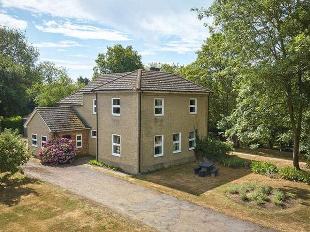5 bed house for sale