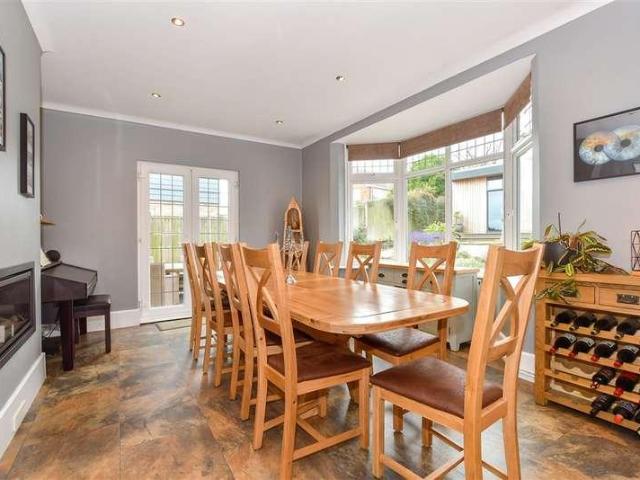 5 bed house for sale