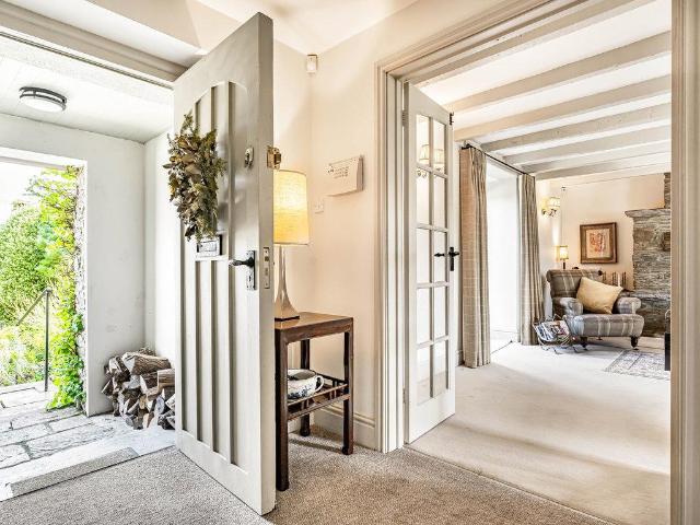5 bed house for sale