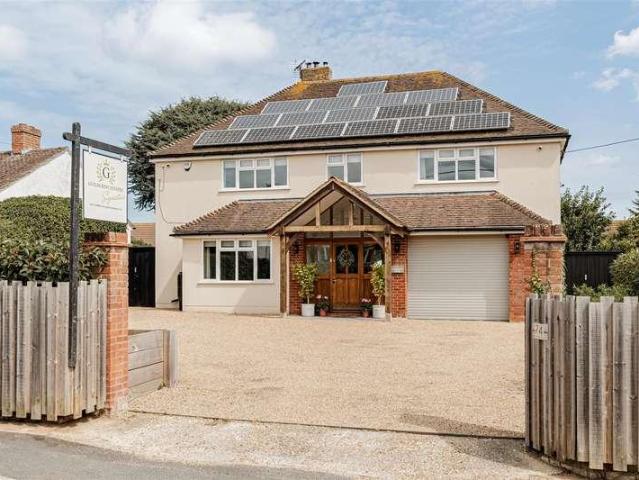 5 bed house for sale