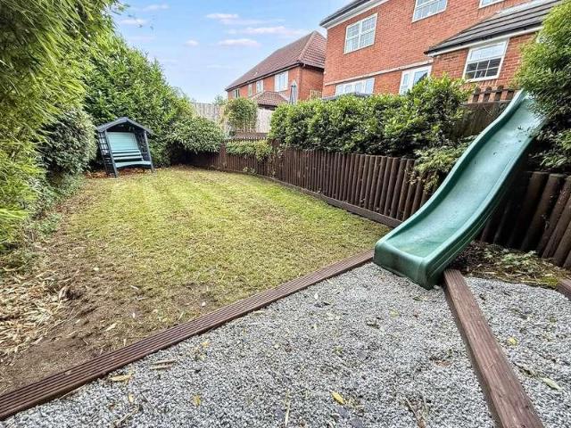 5 bed house for sale