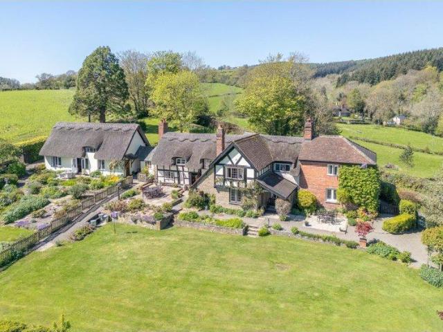 5 bed house for sale