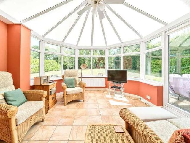 5 bed house for sale