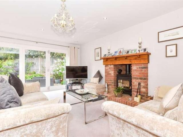5 bed house for sale