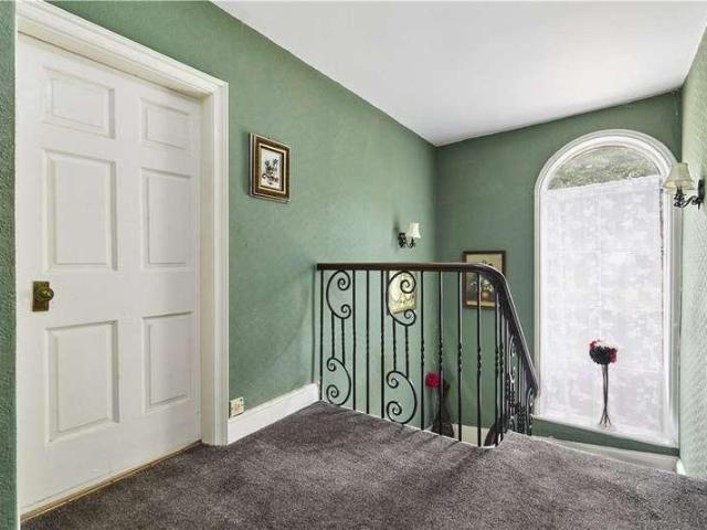 5 bed house for sale