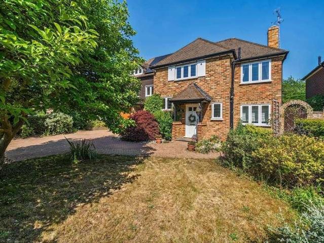 5 bed house for sale