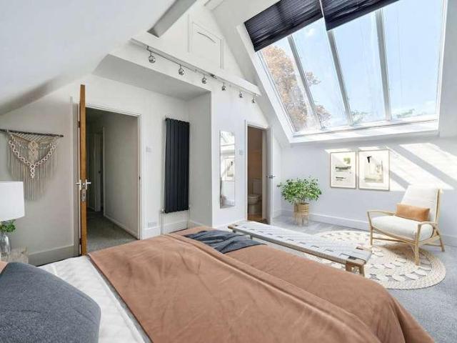 5 bed house for sale