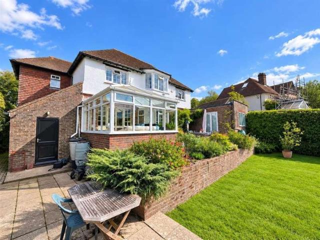 5 bed house for sale