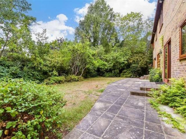 5 bed house for sale