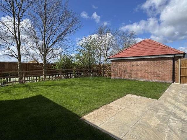 5 bed house for sale