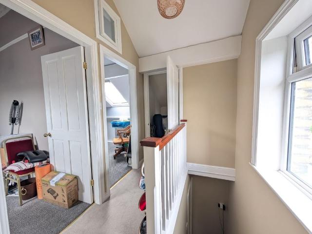 5 bed house for sale