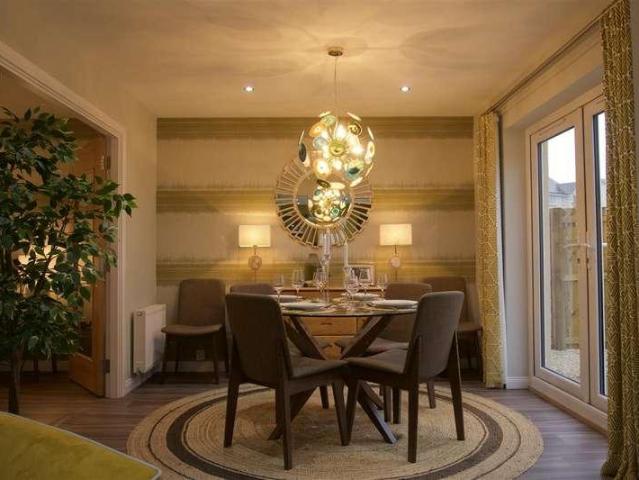 5 bed house for sale