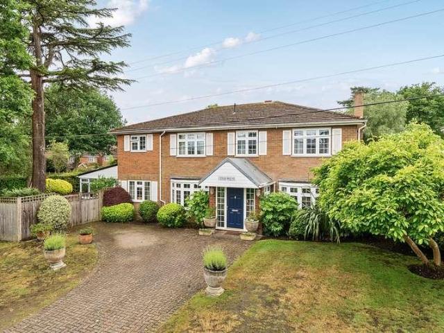 5 bed house for sale