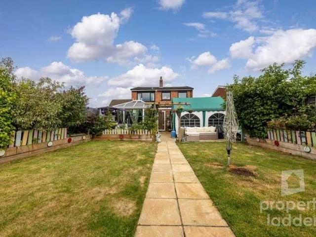 5 bed house for sale