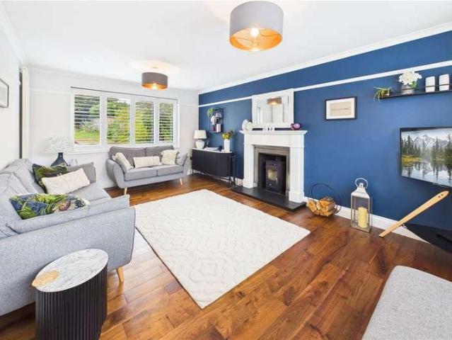 5 bed house for sale