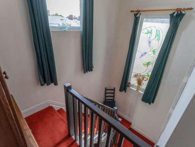 5 bed house for sale