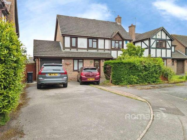 5 bed house for sale