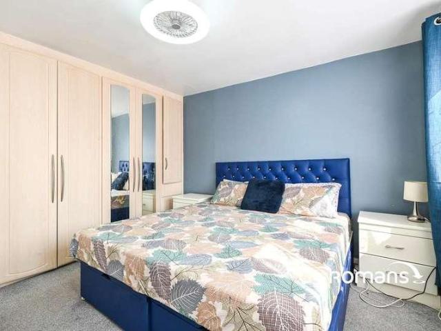5 bed house for sale