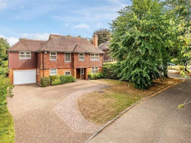 5 bed house for sale