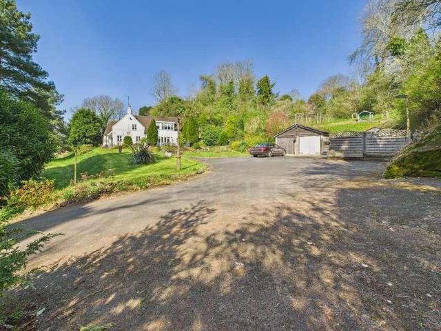 5 bed house for sale