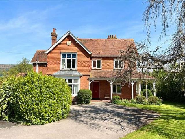 5 bed house for sale