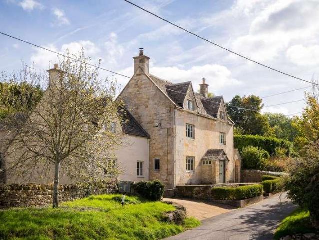 5 bed house for sale