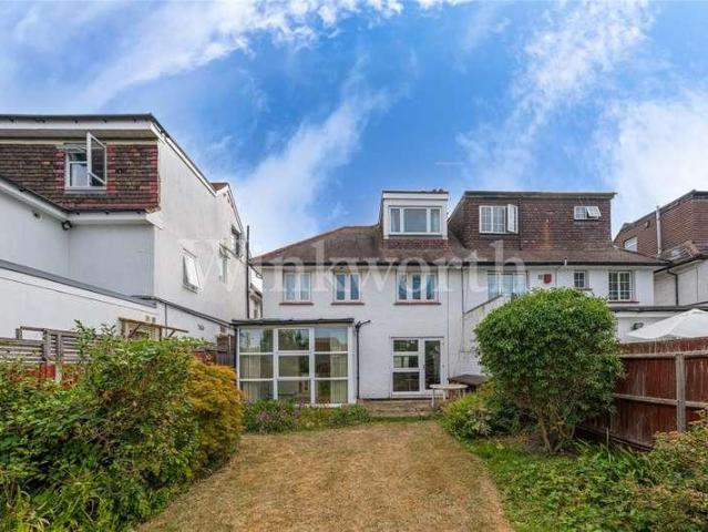 5 bed house for sale