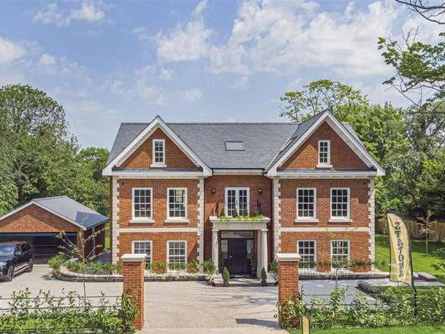 5 bed house for sale