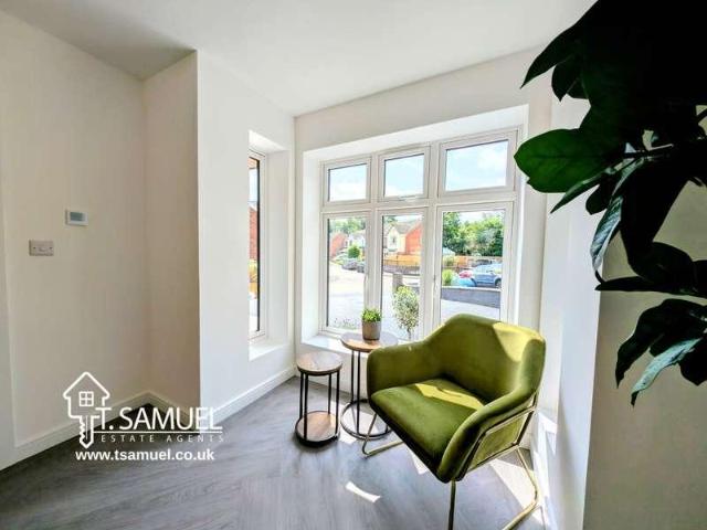 5 bed house for sale