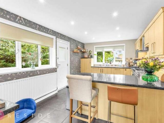 5 bed house for sale