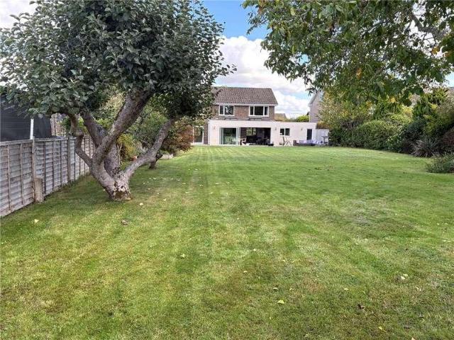 5 bed house for sale