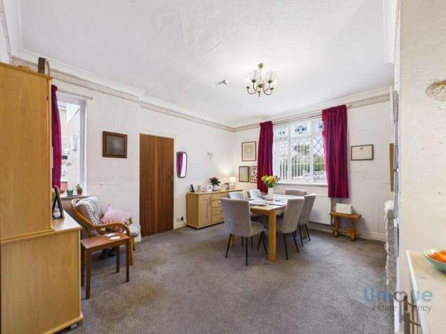 5 bed house for sale