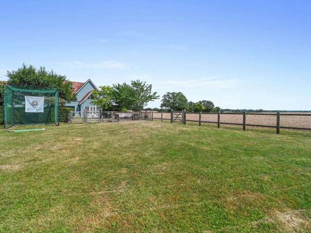 5 bed house for sale