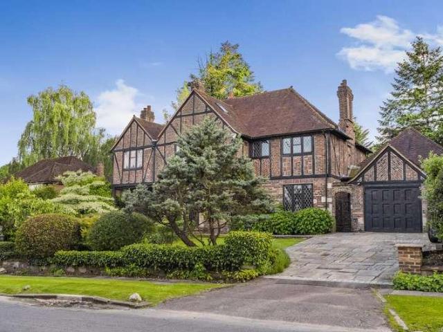 5 bed house for sale