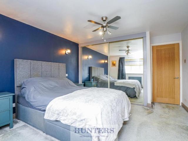 5 bed house for sale