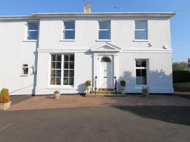 5 bed house for sale