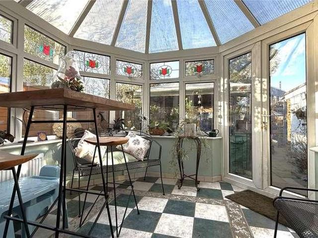 5 bed house for sale