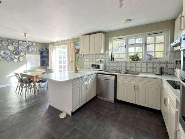 5 bed house for sale