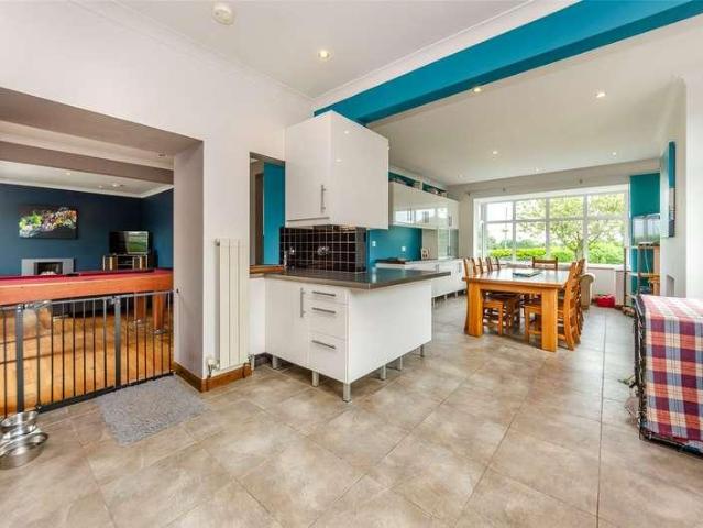 5 bed house for sale