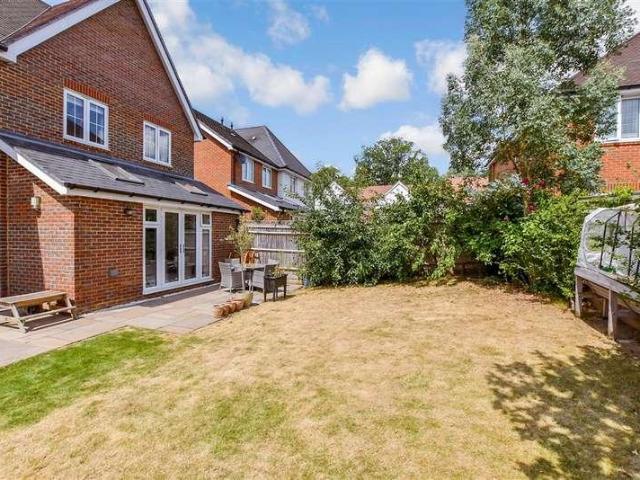 5 bed house for sale