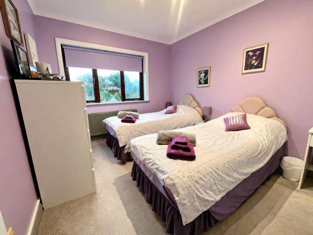 5 bed house for sale