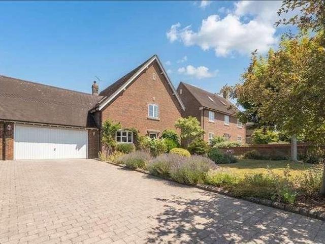 5 bed house for sale