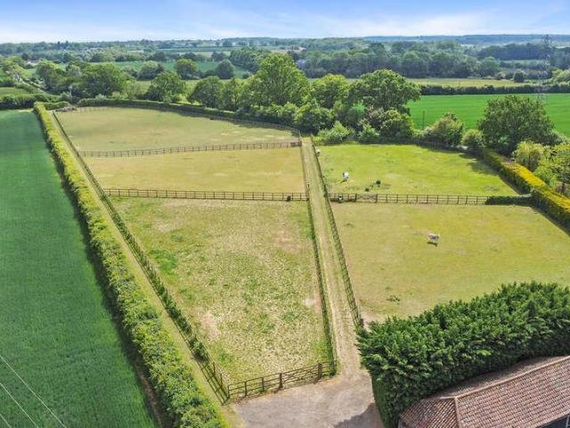 5 bed house for sale