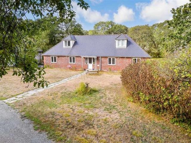 5 bed house for sale