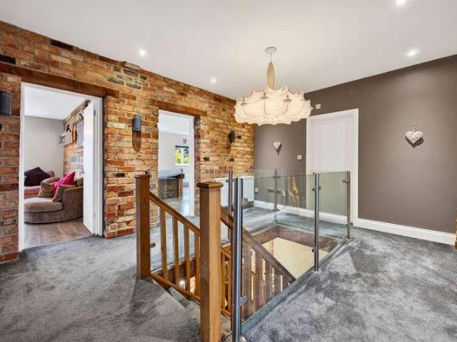 5 bed house for sale