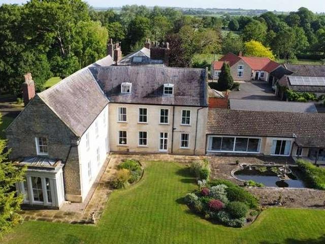 5 bed house for sale